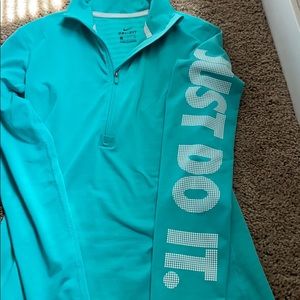 Nike Pro pullover
